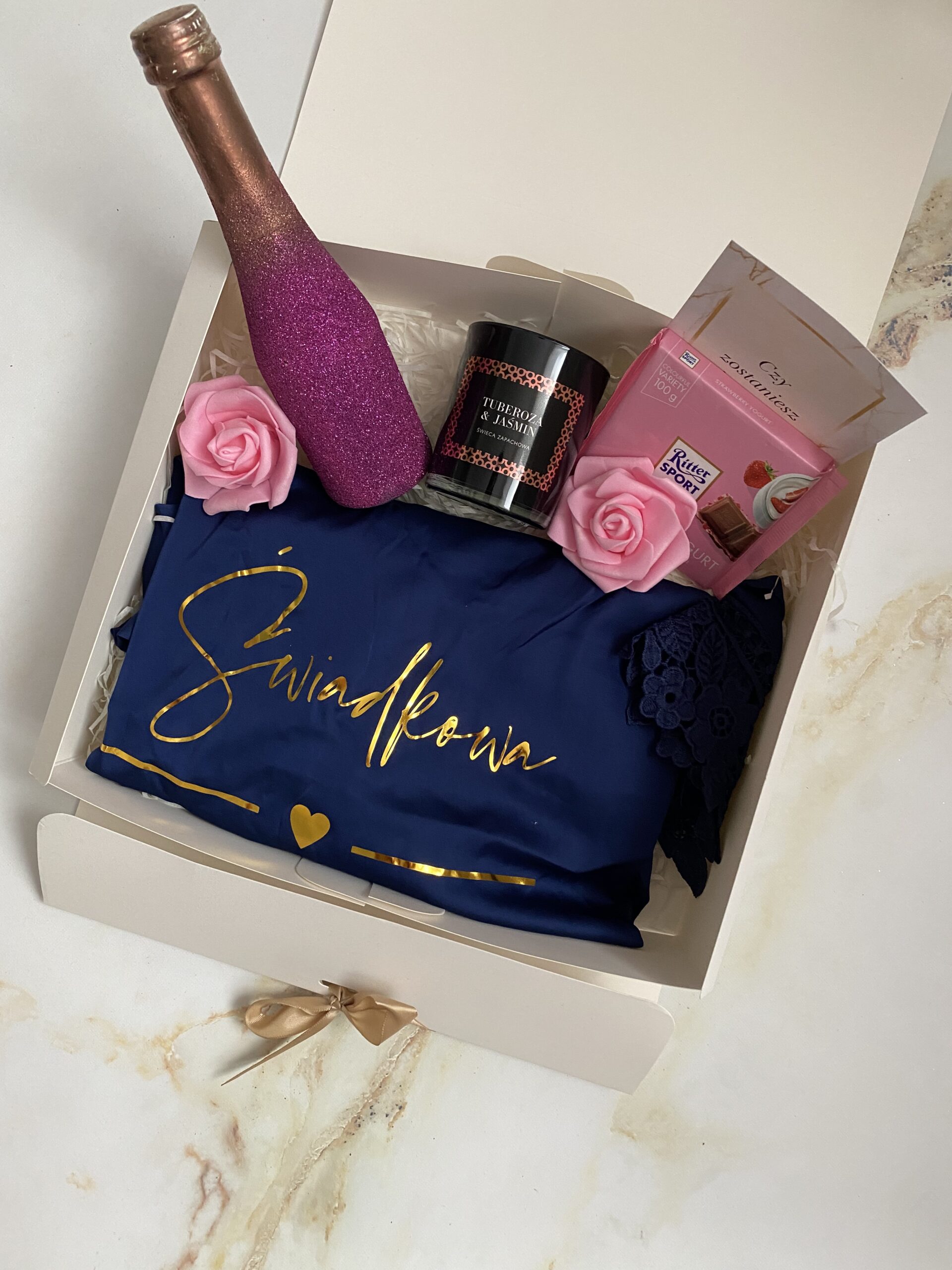 granatowy box mini szampan